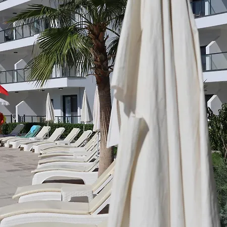 Sea View 2-bedroom With Water Park At Caesar Blue *